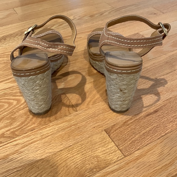 Franco Sarto platform sandals with white stitching - Picture 4 of 4
